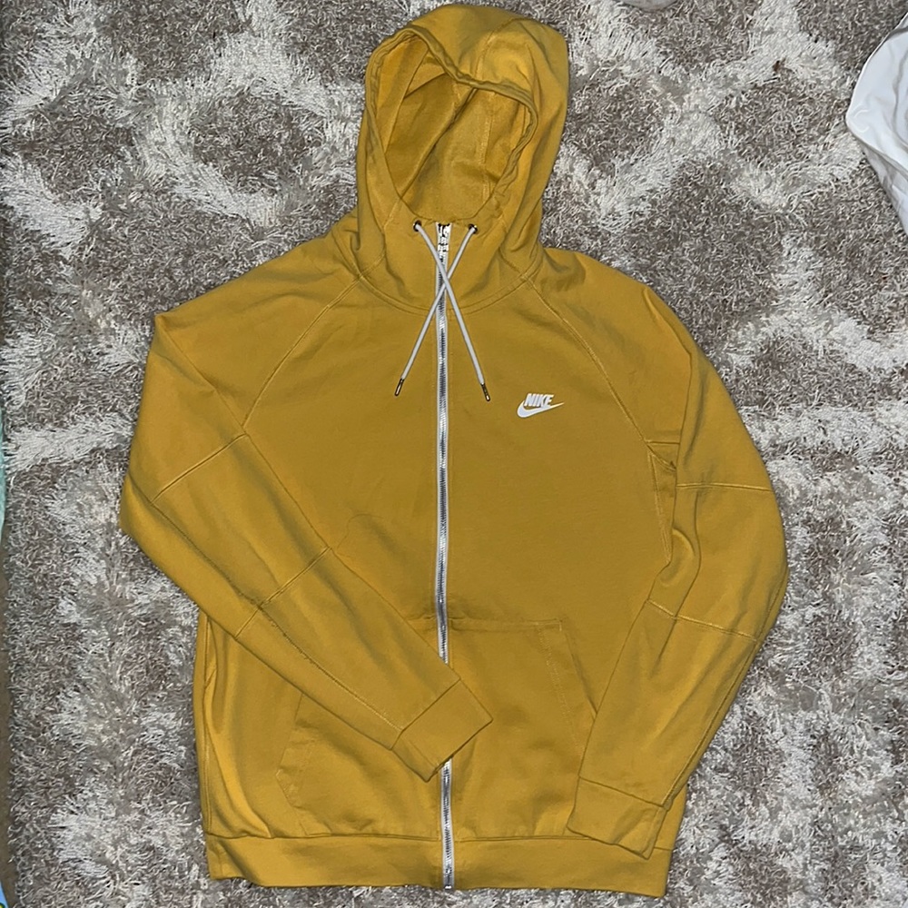 Woman’s large - like new - no stains